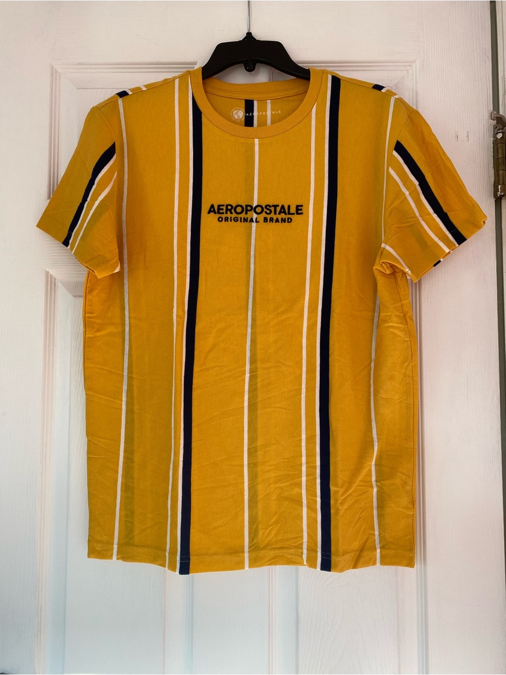Aeropostale Men’s Yellow Vertical Stripe Crew Tee size small